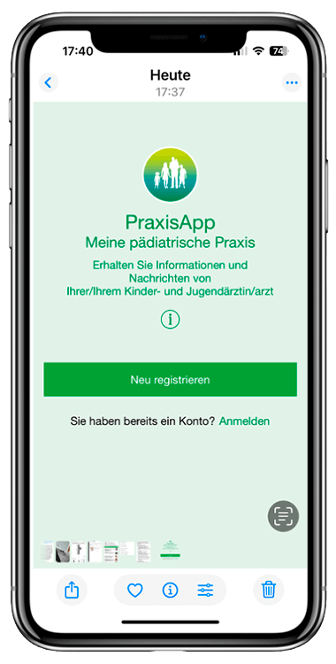 Drei Smartphones mit geöffneter PraxisApp Meine pädiatrische Praxis